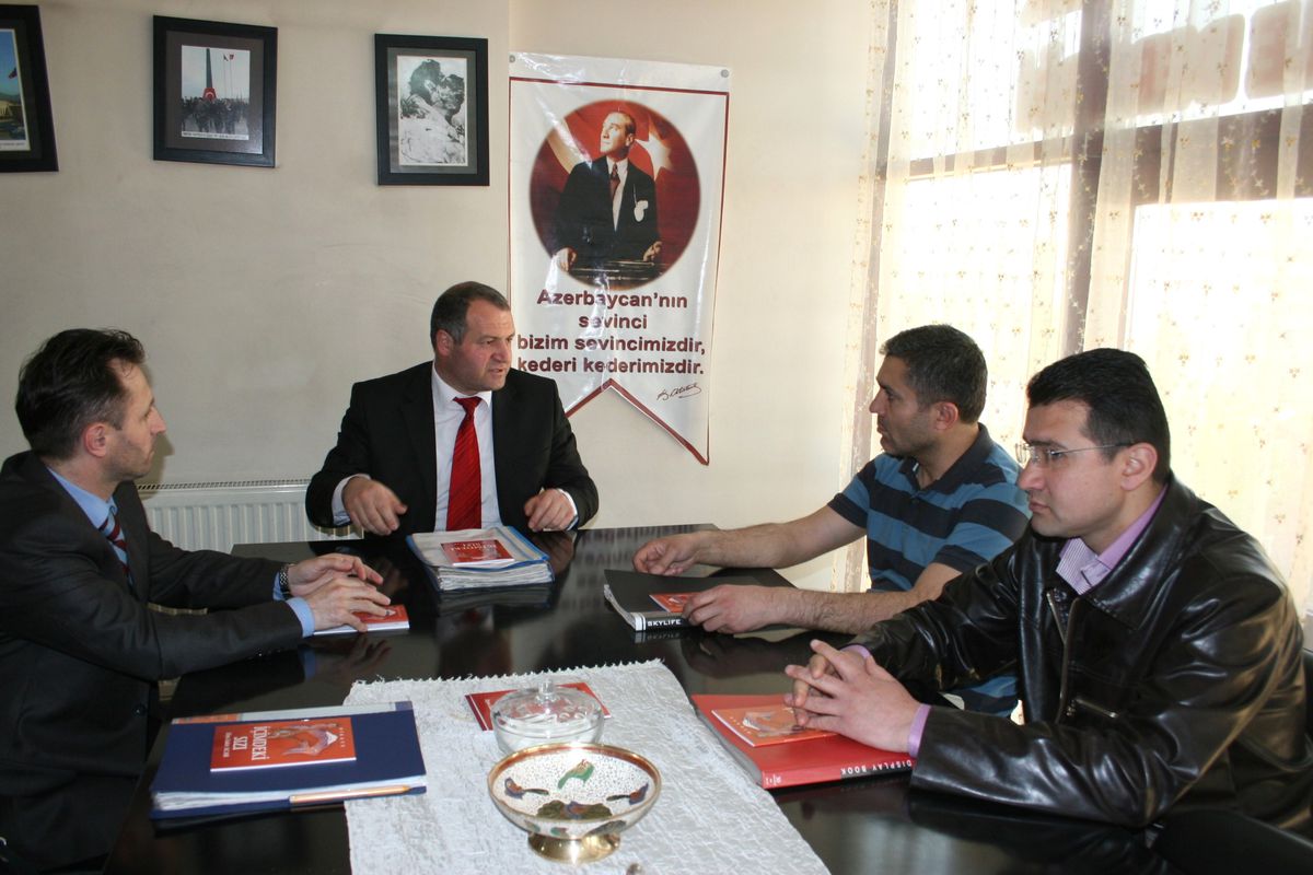 Tarihçilerden Asimder\'e Ziyaret