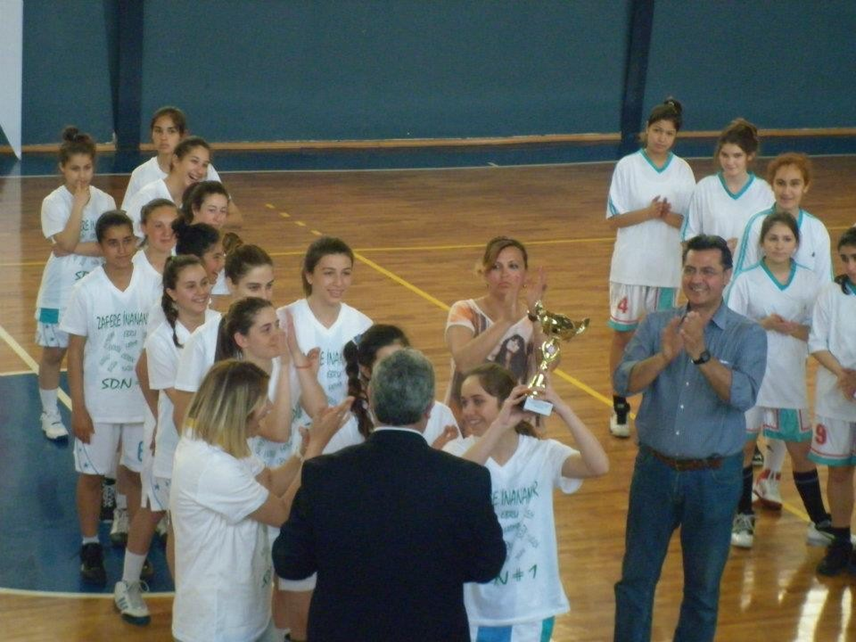 Urla Gençlik\'ten Çifte Başarı