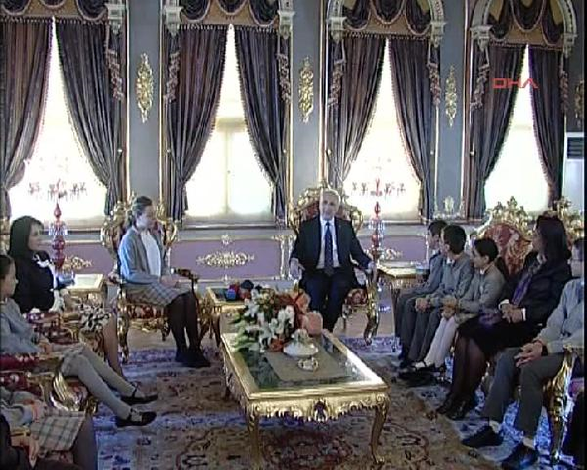 Vali Mutlu, Makamını Aysu\'ya Devretti