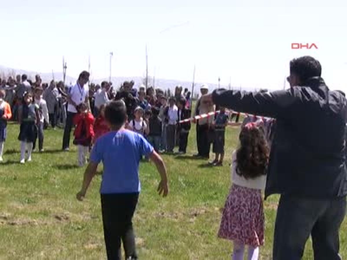 Vanek 23 Nisan Coşkusu