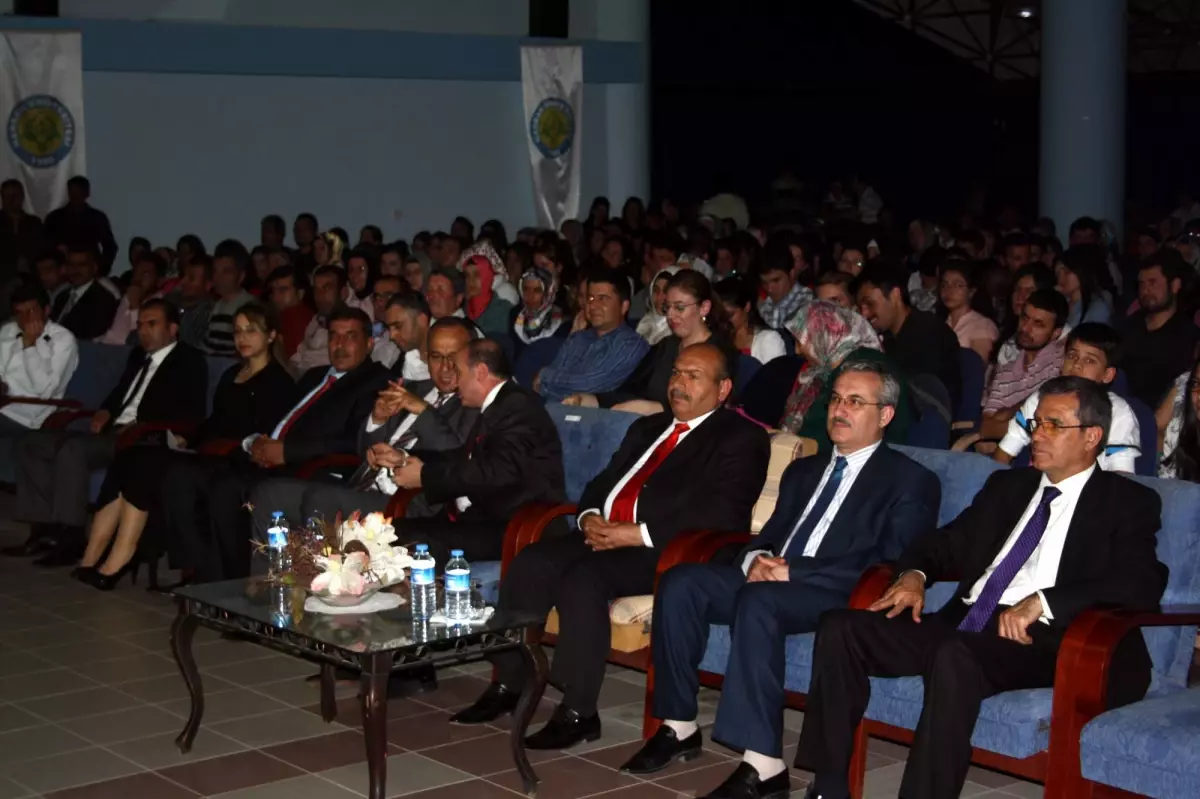 Yurtkur\'dan Şiir Gecesi