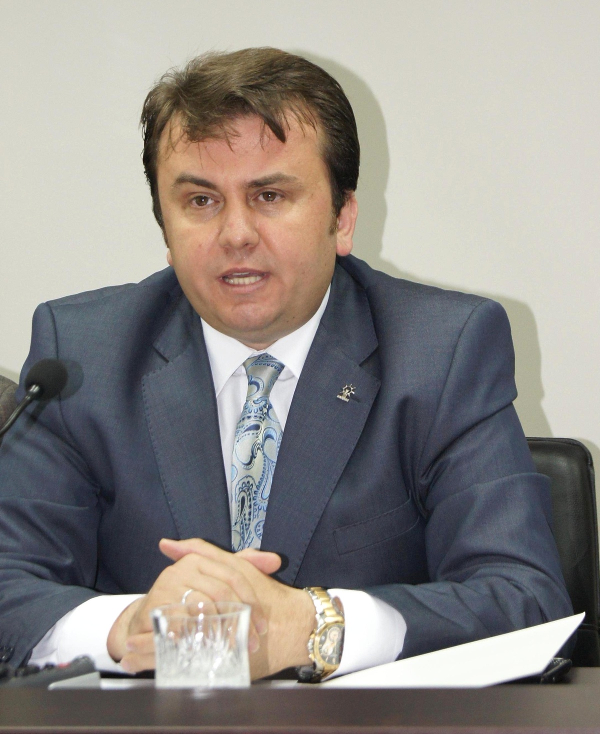 AK Parti Stadyumda Kongre Yapmaya Hazırlanıyor