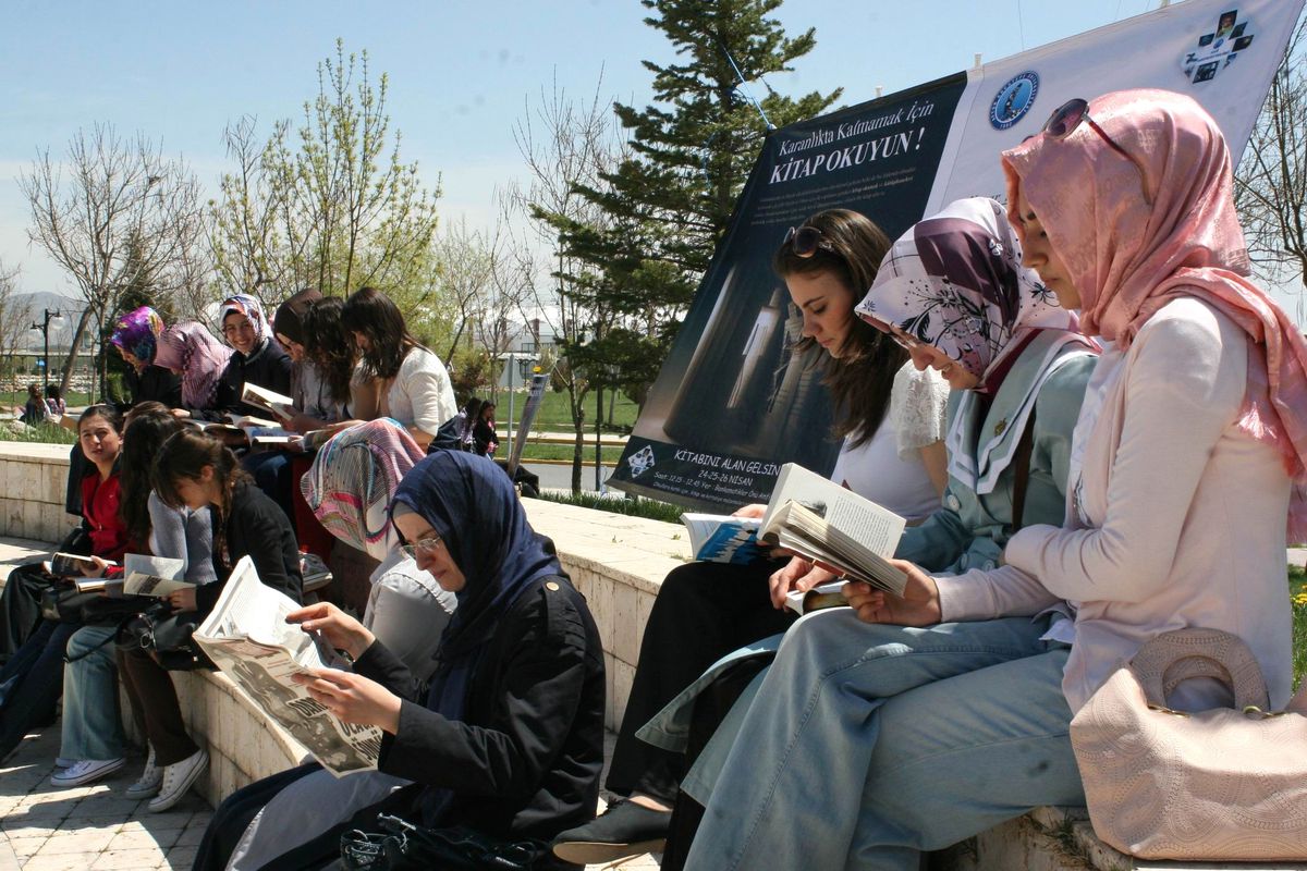 Akü Öğrencilerinden Anlamlı Kampanya