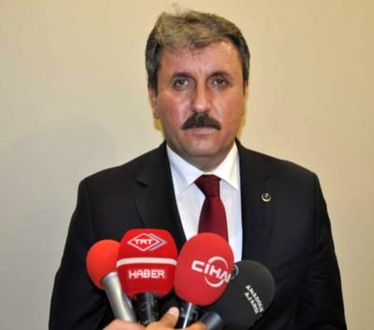 BBP Lideri Destici, Sivaslı Çocuklarla Yazıcıoğlu\'nun Mezarını Ziyaretti