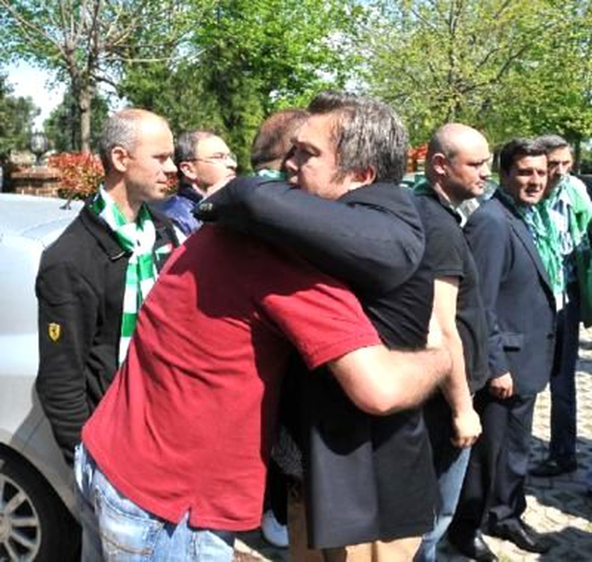 Bursaspor ve Eskişehirsporlu Taraftarlar Dostluk Yemeğinde Bir Araya Geldi