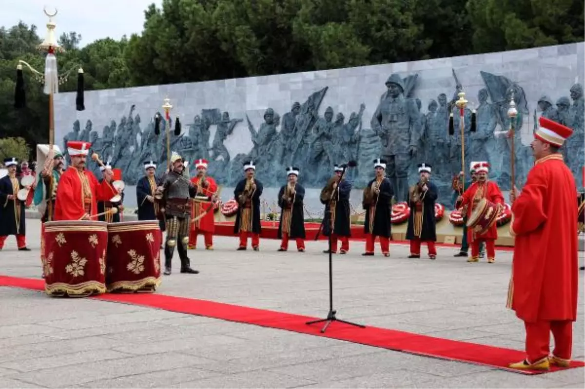 Çanakkale\'ye Görkemli Anma