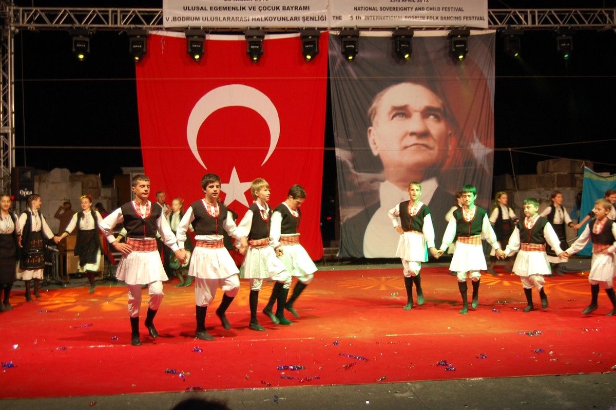 Dünya Çocukları Bodrum\'da