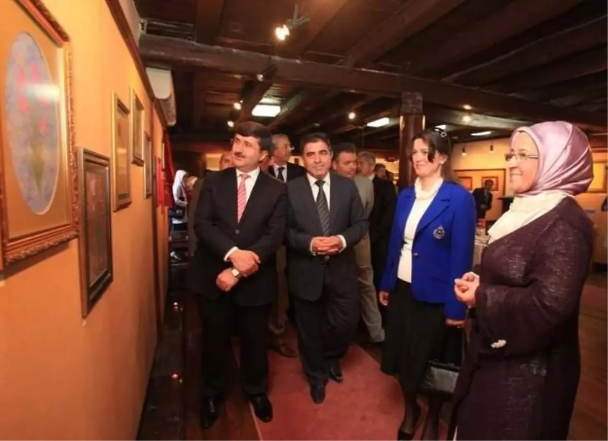 Ebruzen Öğretmen Sergisinin Gelirini Camiye Bağışlayacak