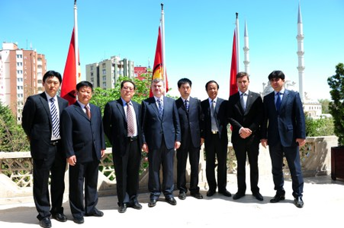 Filistinli ve Çinli Heyetten Büyükşehir'e Ziyaret