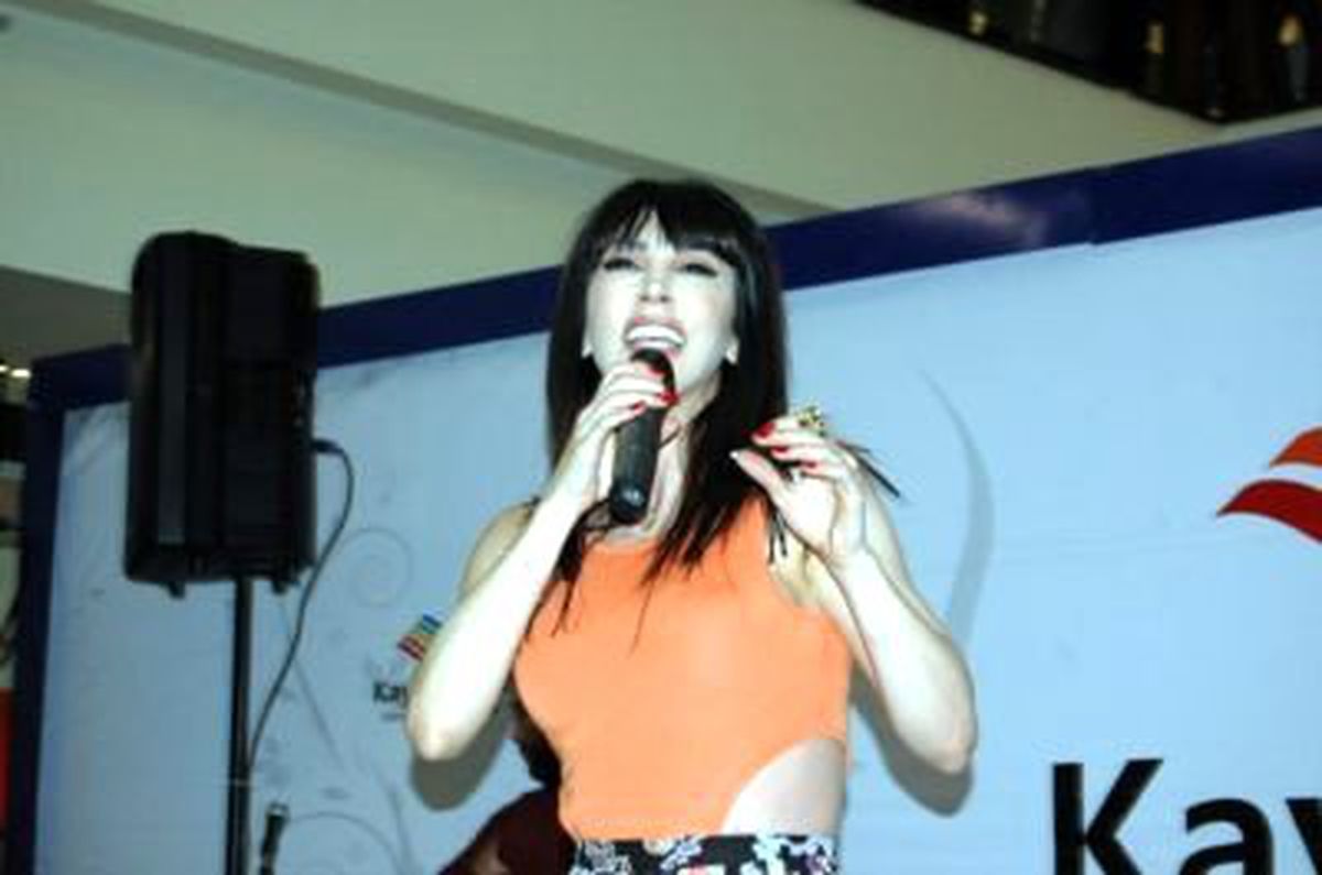 Hande Yener Bronx\'ta
