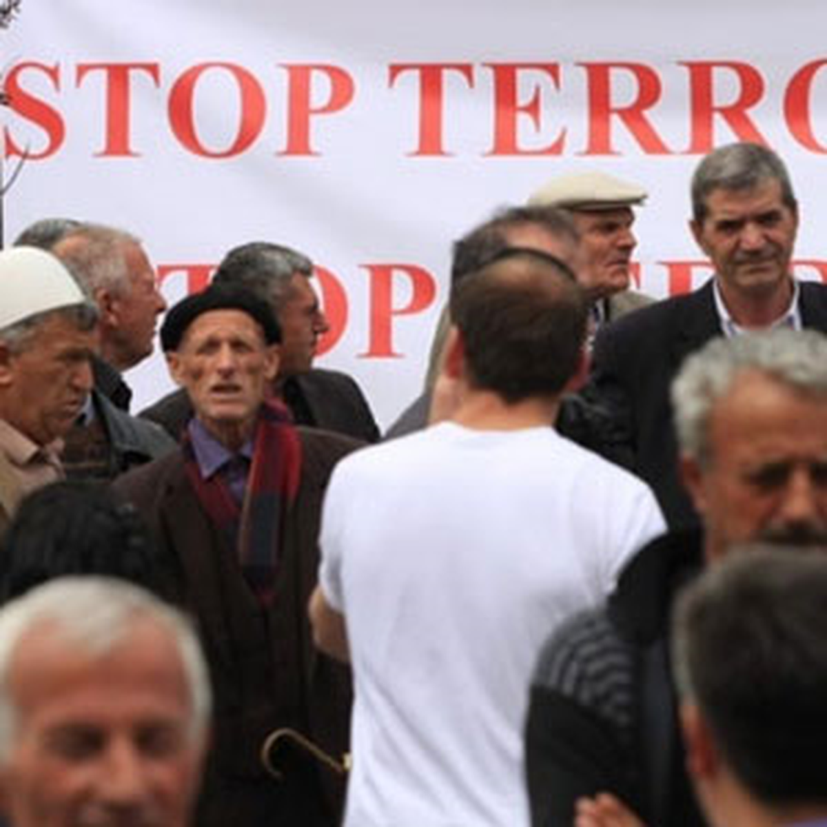 Kosova\'da "Pankartsız, Slogansız" Terör Protestosu