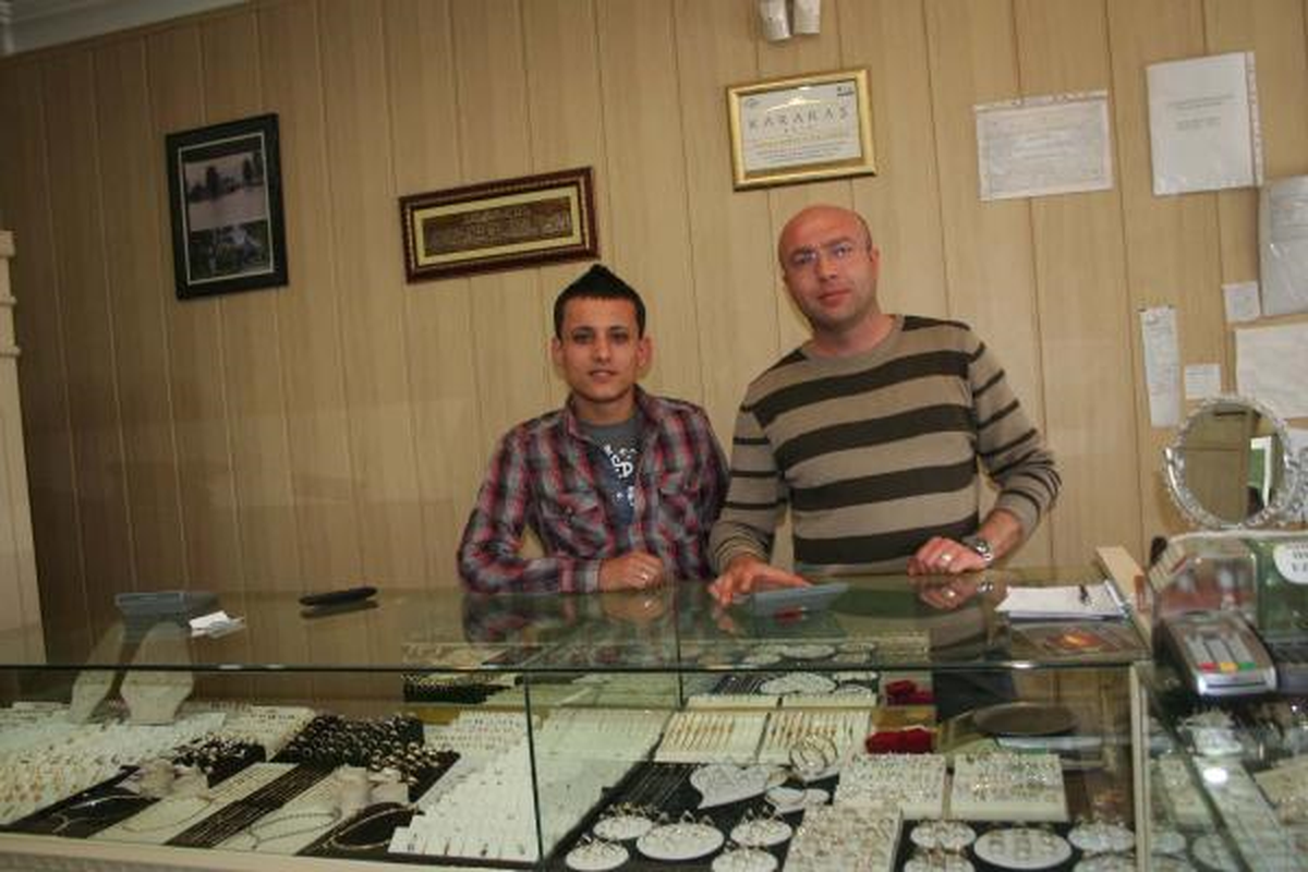 Kuyumcuya Sahte Altın Satmak İsterken Yakalandı
