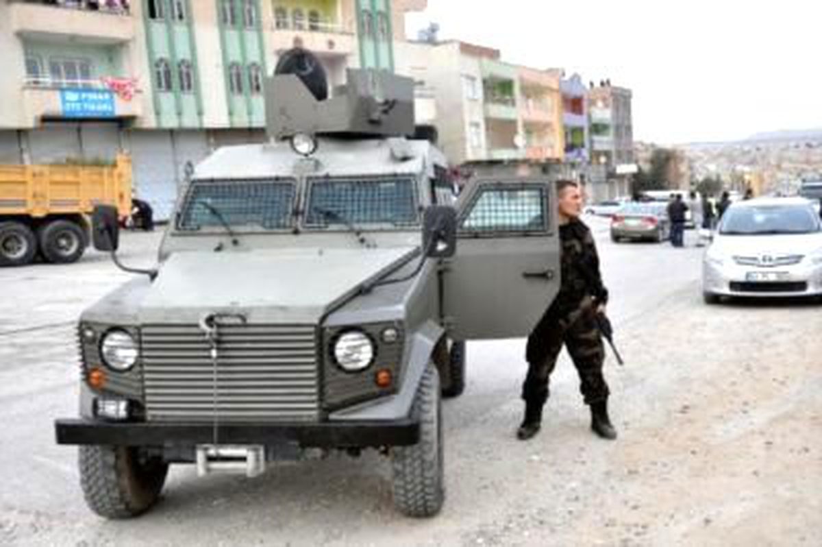Mardin\'de Askeri Araca Bombalı Saldırı