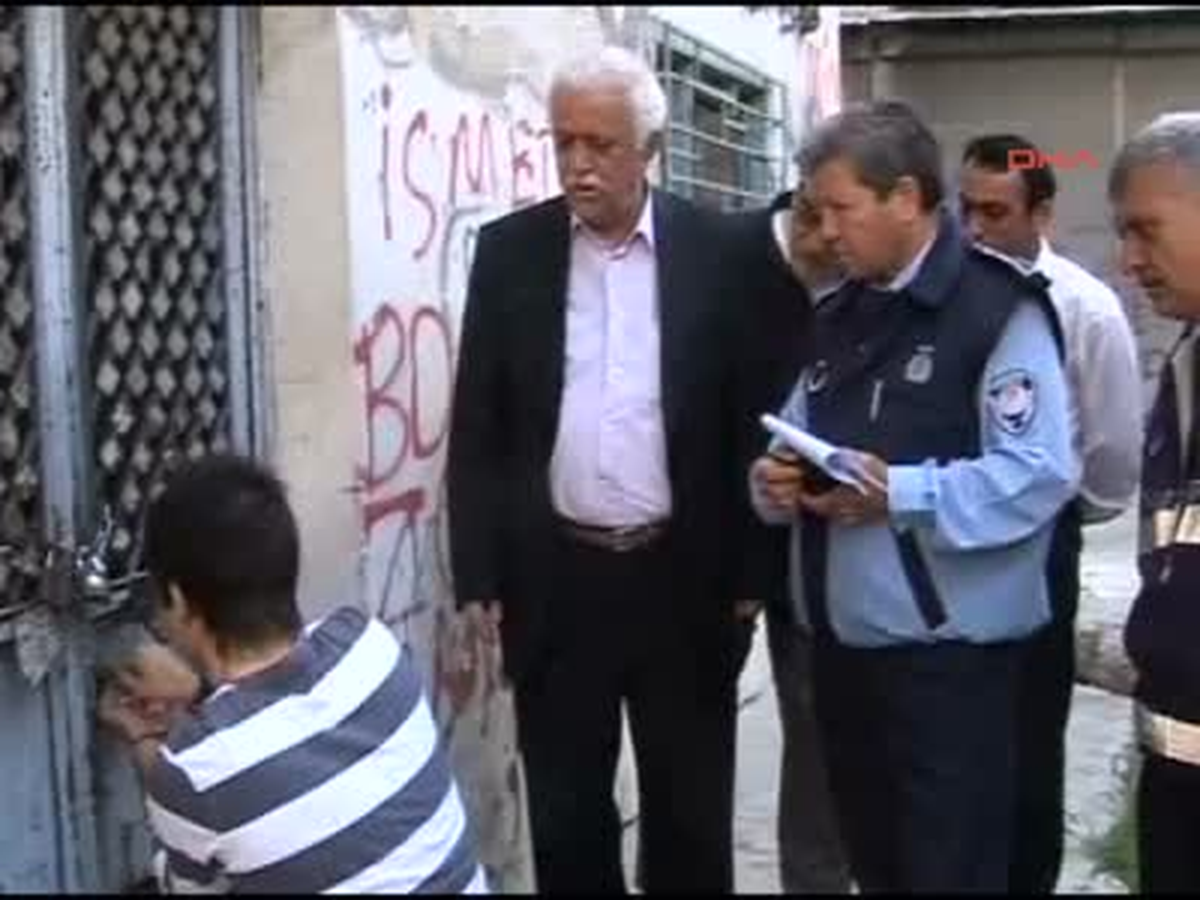 Mersin\'de Evden 4 Kamyon Çöp Çıktı