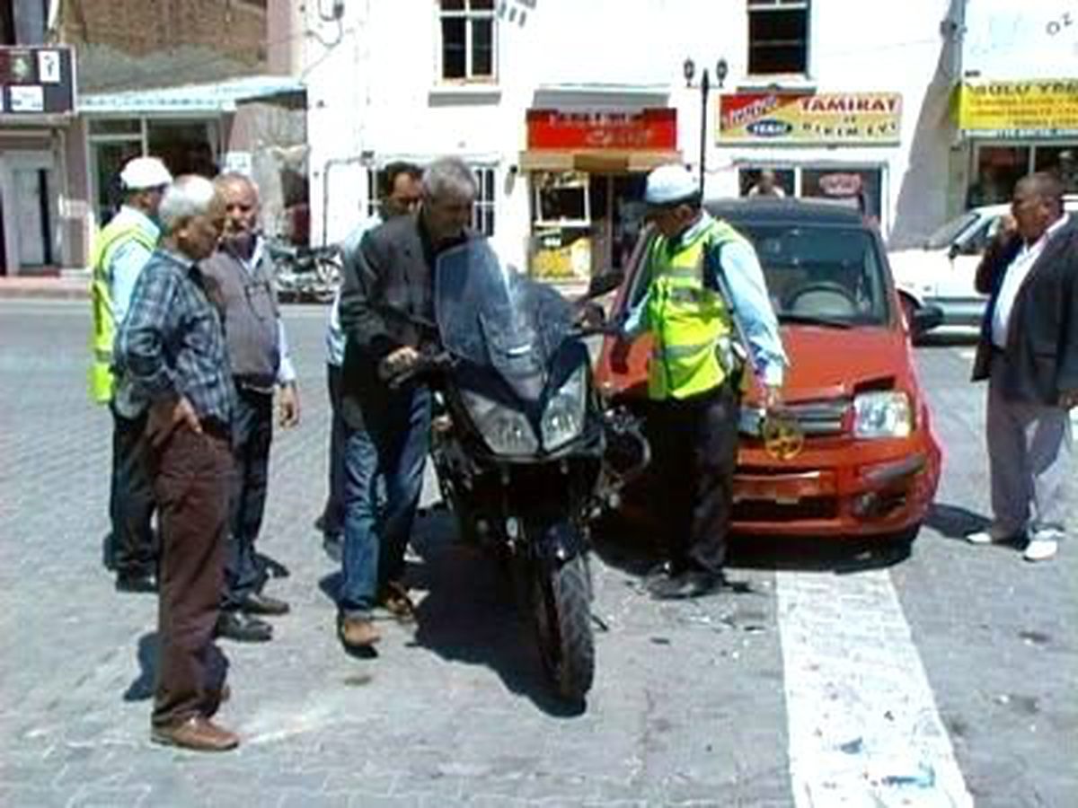 Motosiklet Sürücüsü Ölümden Böyle Döndü