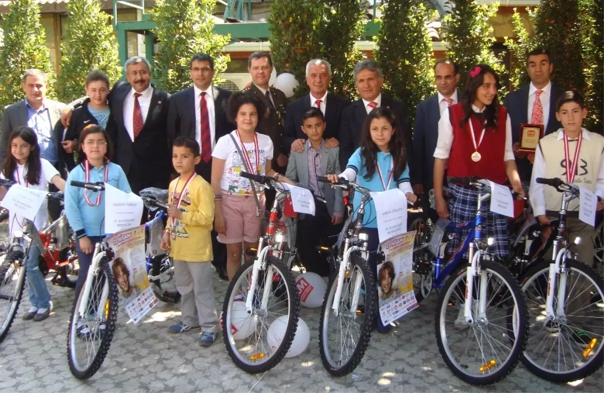 Ödemiş\'te Resim Yarışmasında Ödüller Sahiplerini Buldu