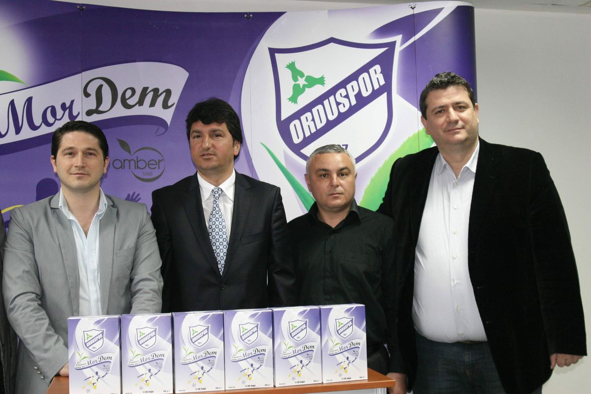 Orduspor\'un \'Mor Dem\' Çayı Piyasada