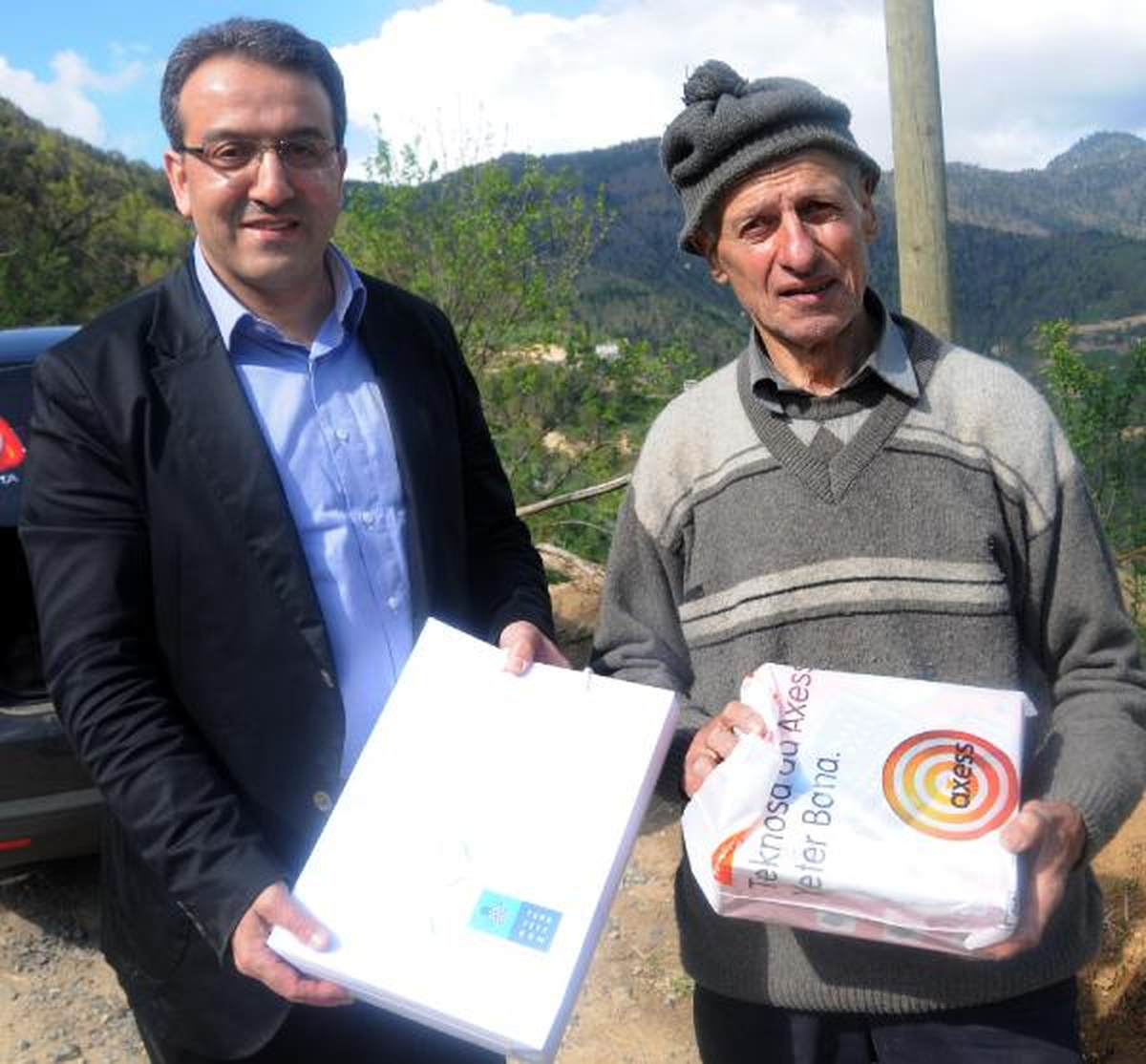 Rize\'de Evin İçinden Geçen Telefon Hattı Kaldırıldı