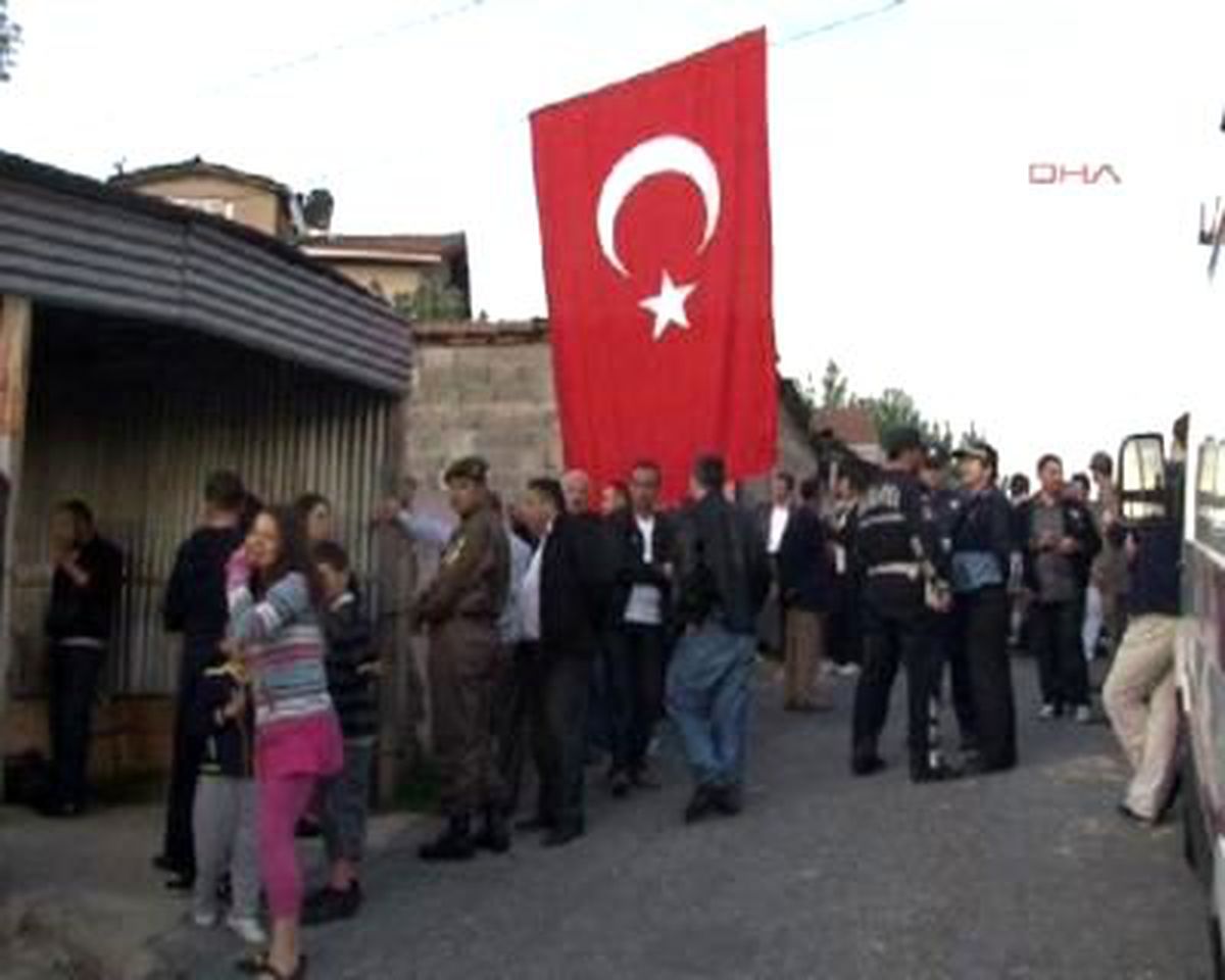 Şehit Erin Baba Ocağına Ateş Düştü