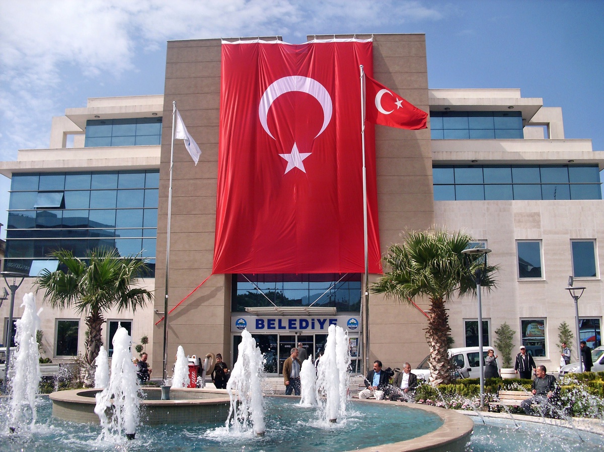 Söke Belediyesi\'nin Yeni Bayrağı Beğeni Topladı