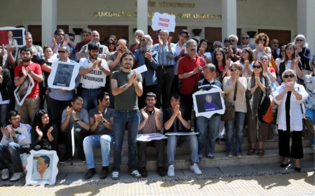 Tiyatroculardan İstanbul\'daki Meslektaşlarına Destek Eylemi