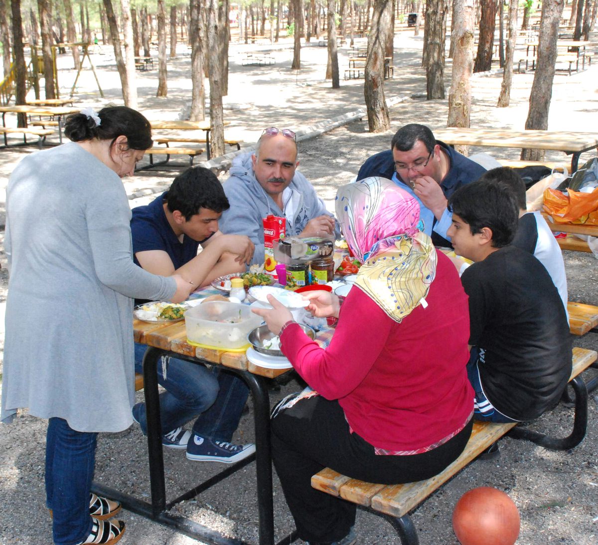 Vatandaşlar Piknik Yapmak İçin Dülükbaba\'ya Akın Ediyor