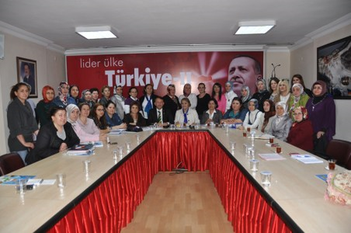 Ak Kadınların Konuğu Başkan Karabalık Oldu