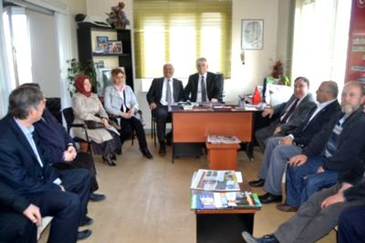 AK Parti Adapazarı İlçe Başkanı Mustafa Ak Muhtarlar Derneğini Ziyaret Etti
