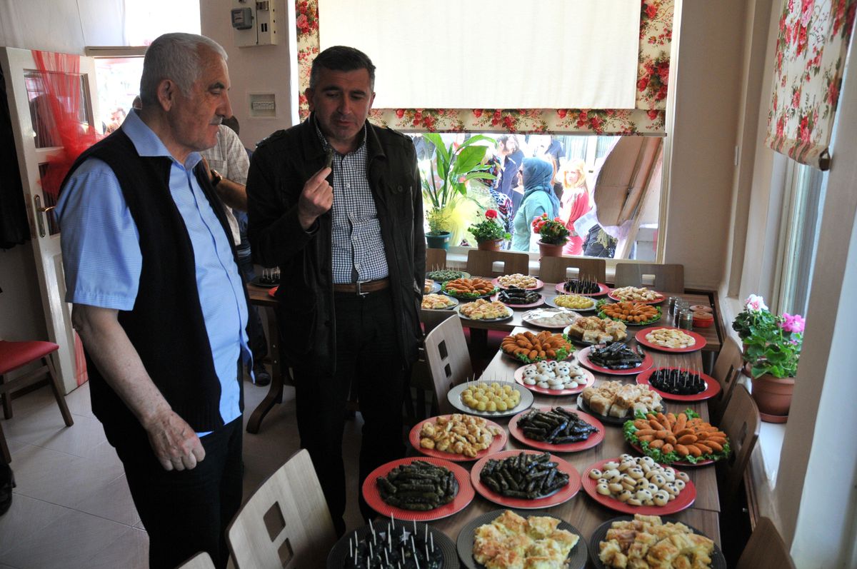 Akçakoca\'da Yöresel Ev Yemekleri Yeri Açıldı