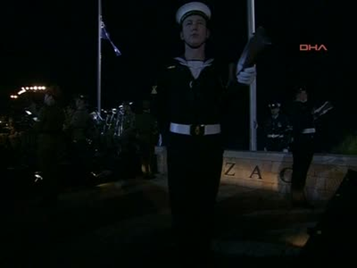 Anzak Koyu\'nda Şafak Ayini Çanakkale Kara Savaşları\'nın 97. Yıl Dönümü