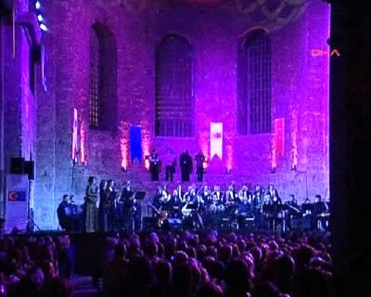 Aya İrini\'de Tek Tanrı\'ya Müzik Konseri