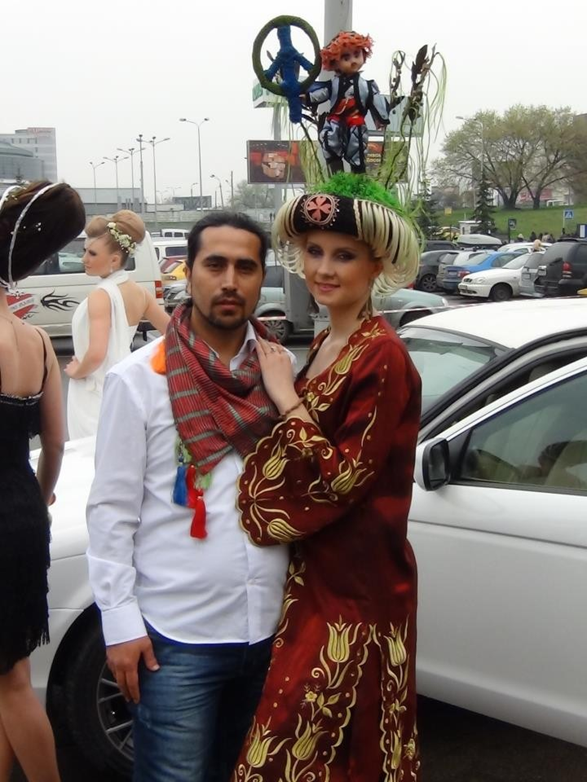 Barış Mesajı Veren Aydın Efeli Saç Modali\'ne Kiev\'den Ödül Geldi