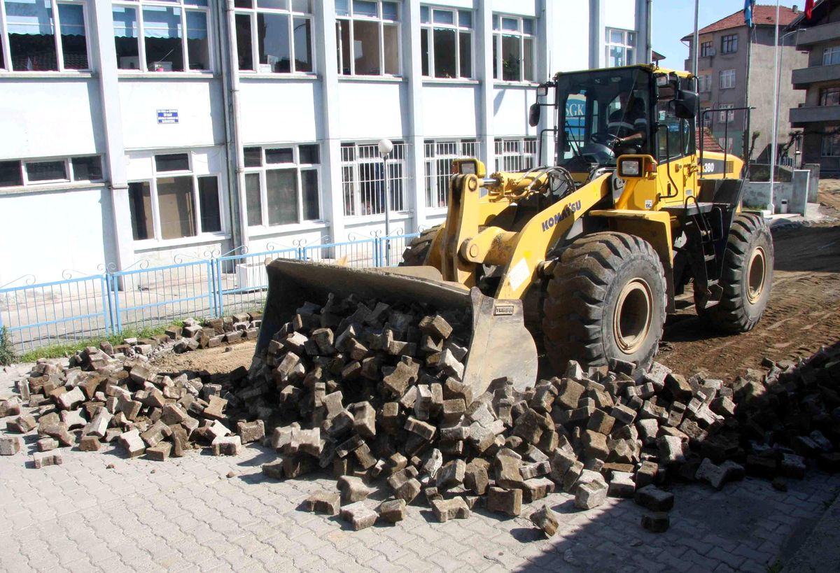 Bartın Belediyesi Yolları Yeniliyor