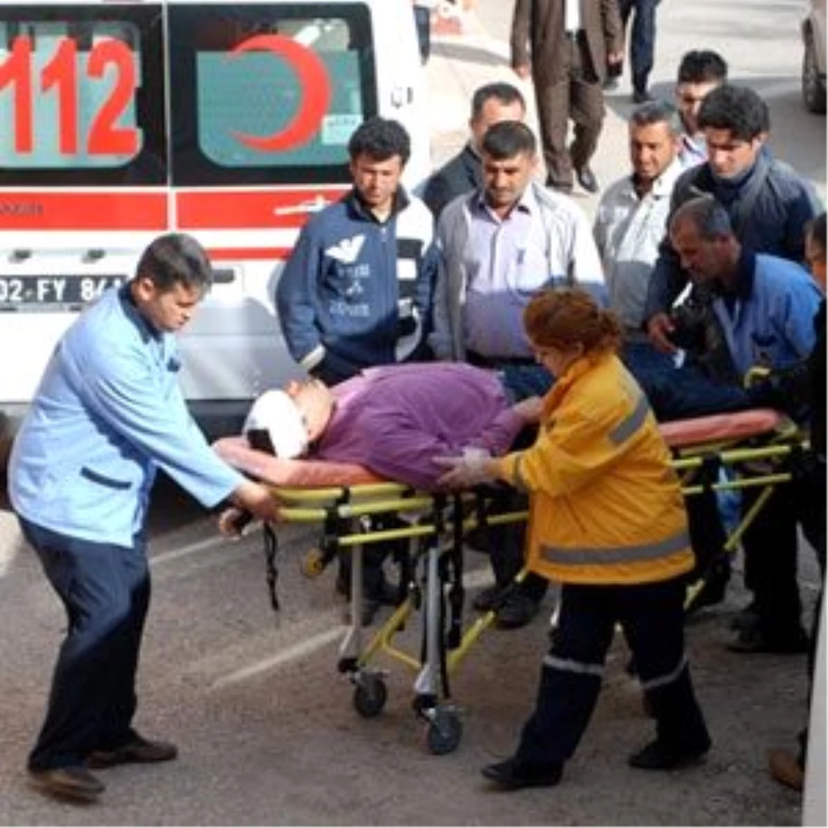 Besni\'de Trafik Kazası: 5 Yaralı