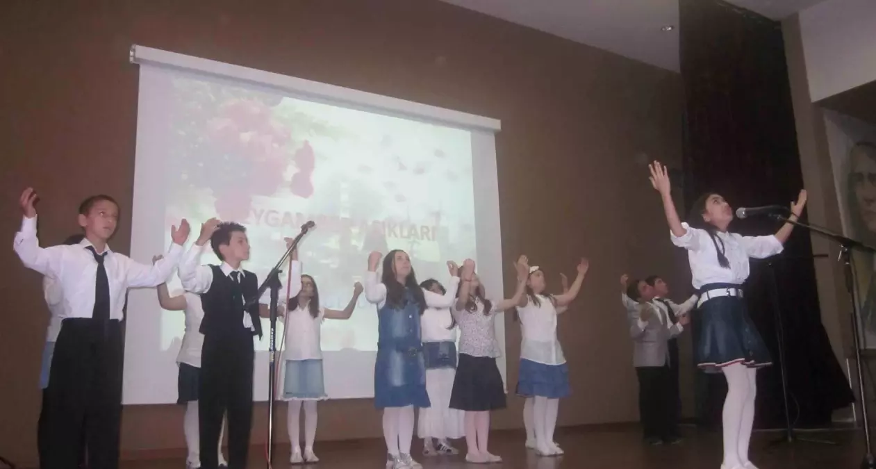 Bilgi Evi Öğrencilerinden Kutlu Doğum Programı