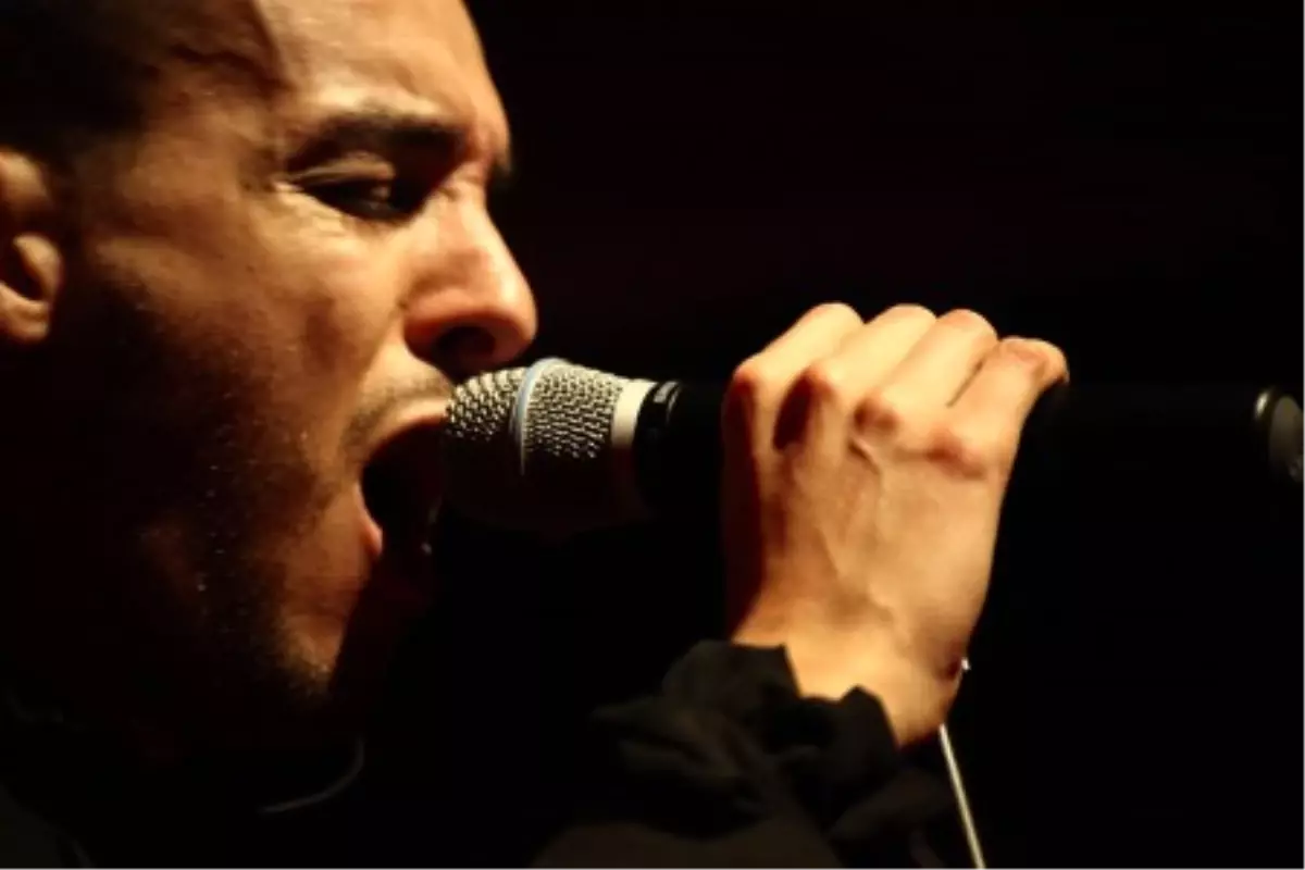 Cem Adrian İstanbul Live Farkıyla!
