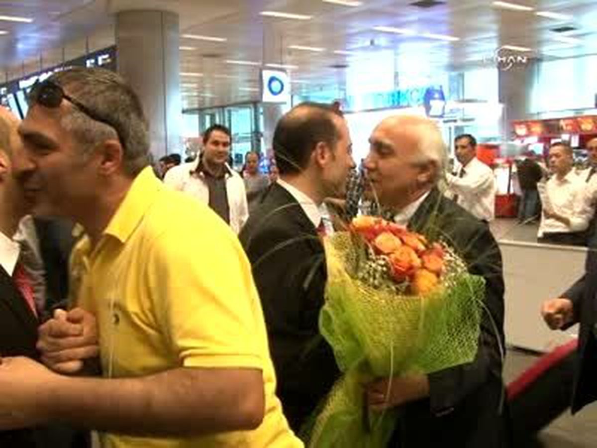 Cüneyt Çakır Türkiye\'ye Döndü