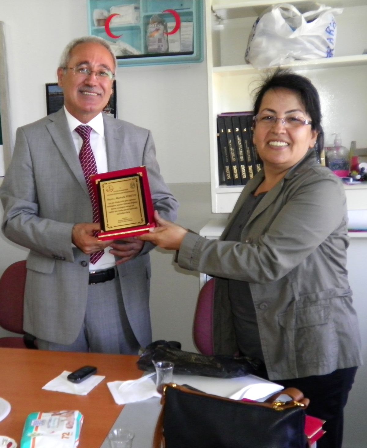 Fılyos'ta Uzun Yıllar Eğitim Veren Öğretmenlere Plaket Verildi