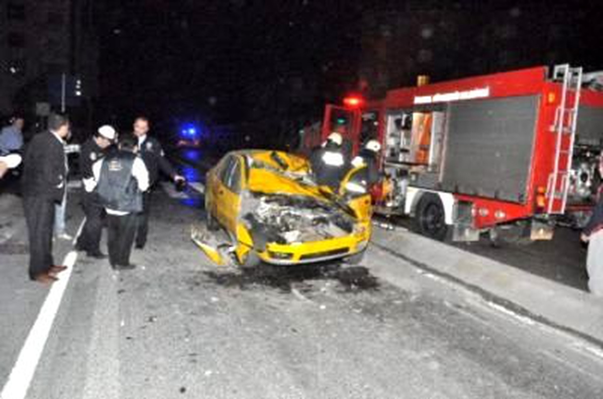 Güngören\'de Trafik Kazası: 1 Ölü, 2 Yaralı