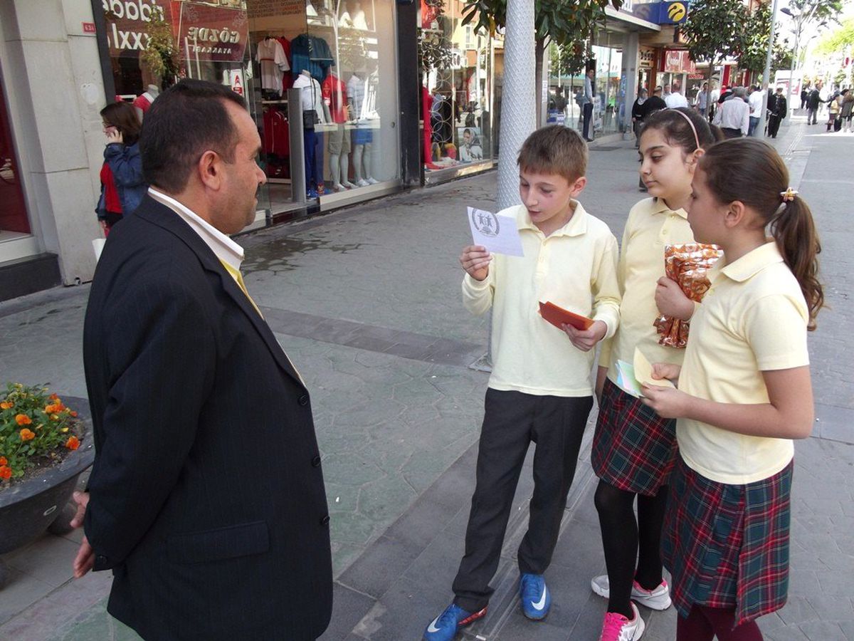 İlköğretim Öğrencilerinden Dünya Kitap Günü Etkinliği