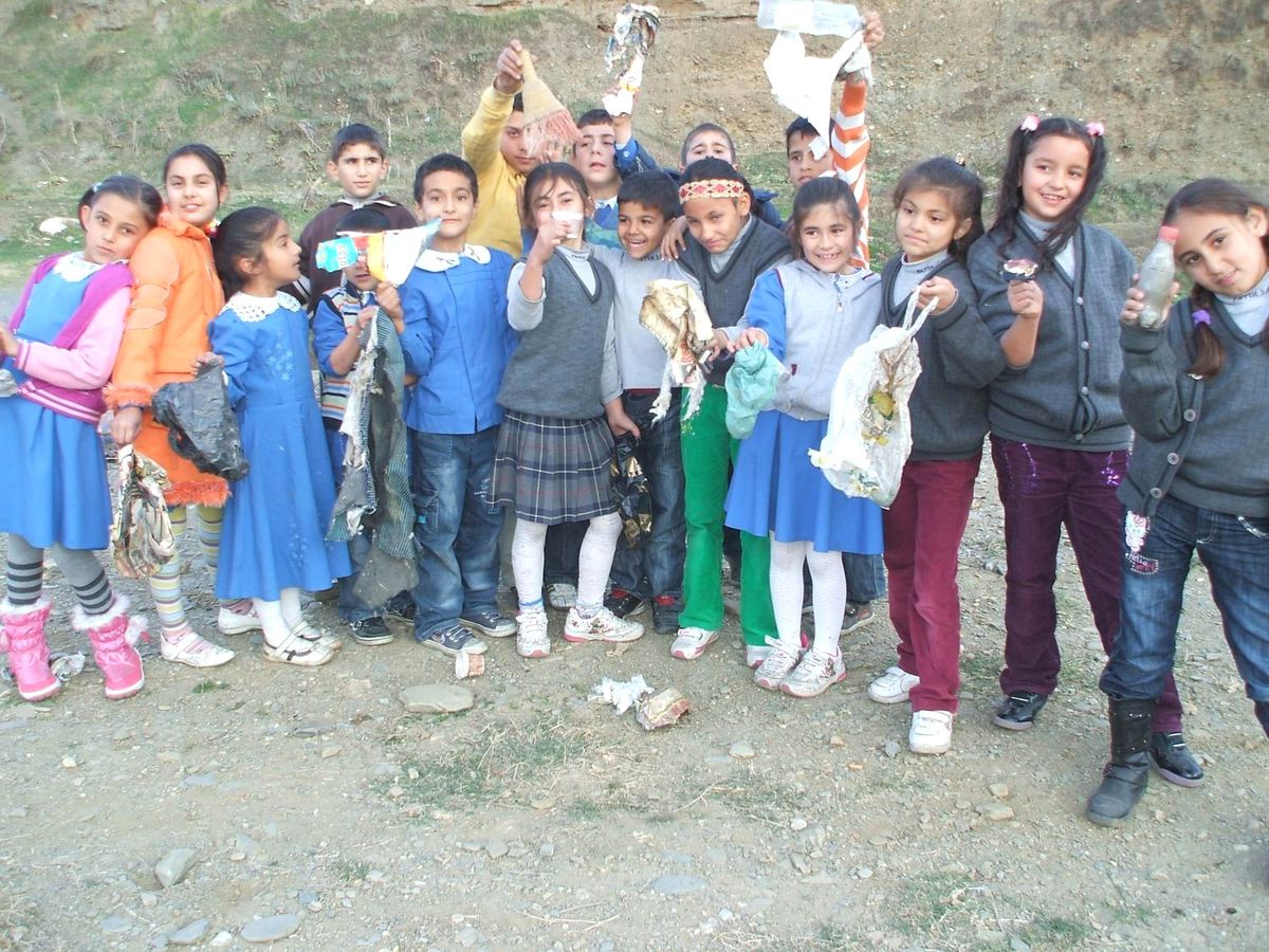 İzci Öğrenciler Çöp Topladı