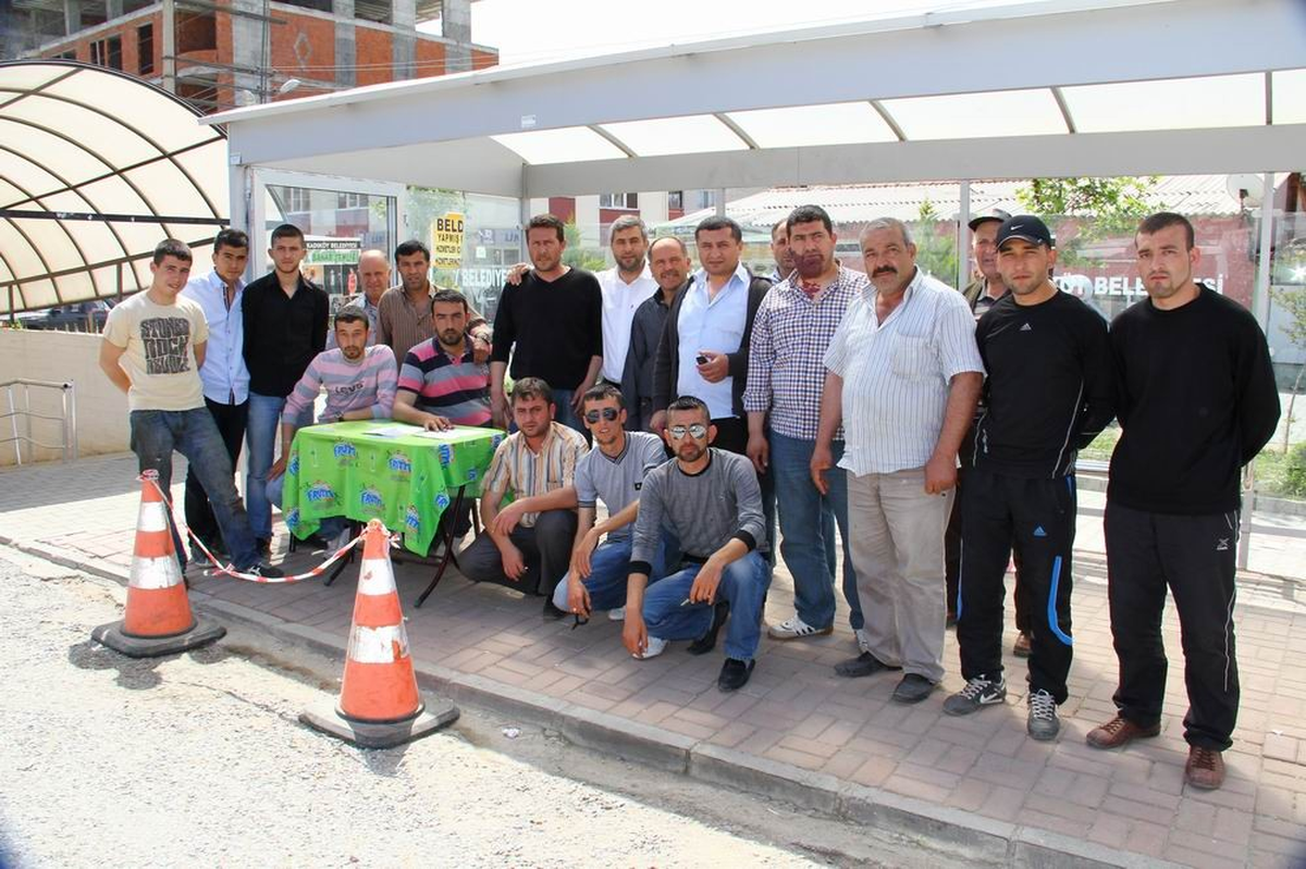 Kadıköy'de Dolmuşçular Kontak Kapattı