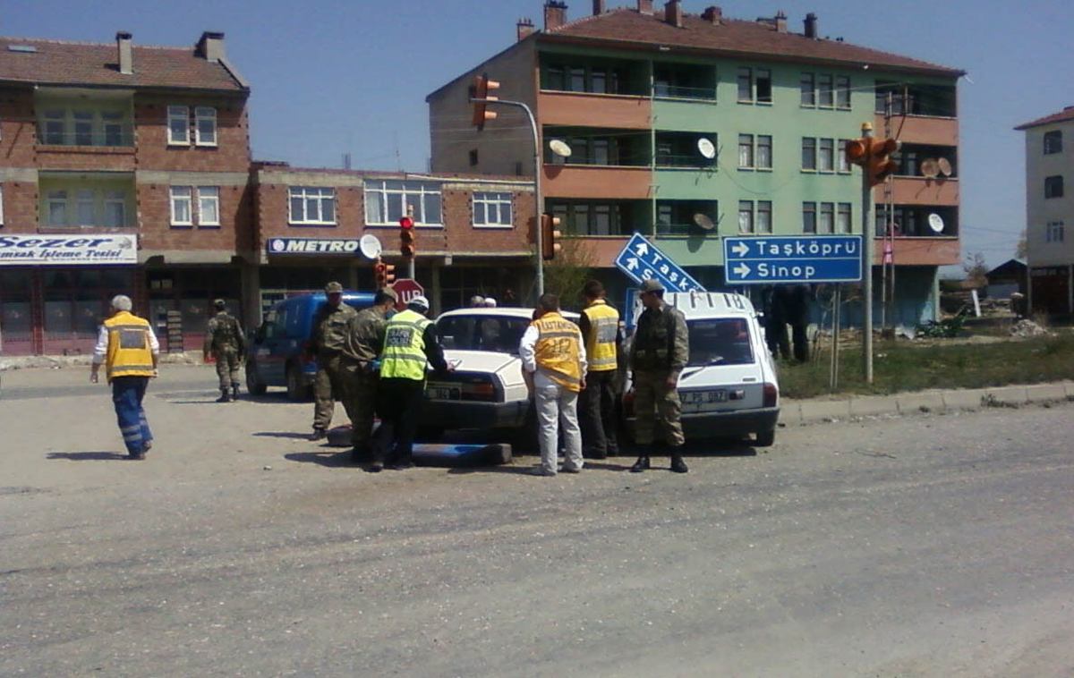 Kastamonu Taşköprü\'de Trafik Kazası 6 Yaralı