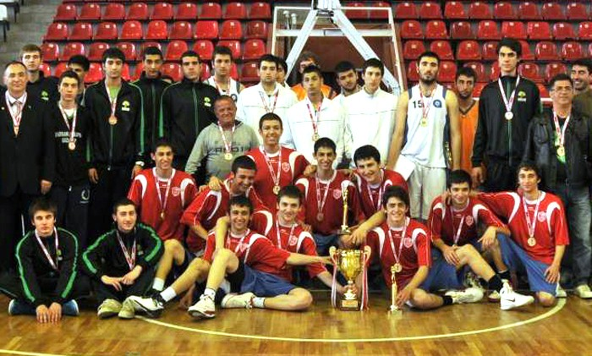 Kepez\'li Genç Basketbolcular Anadolu Şampiyonu