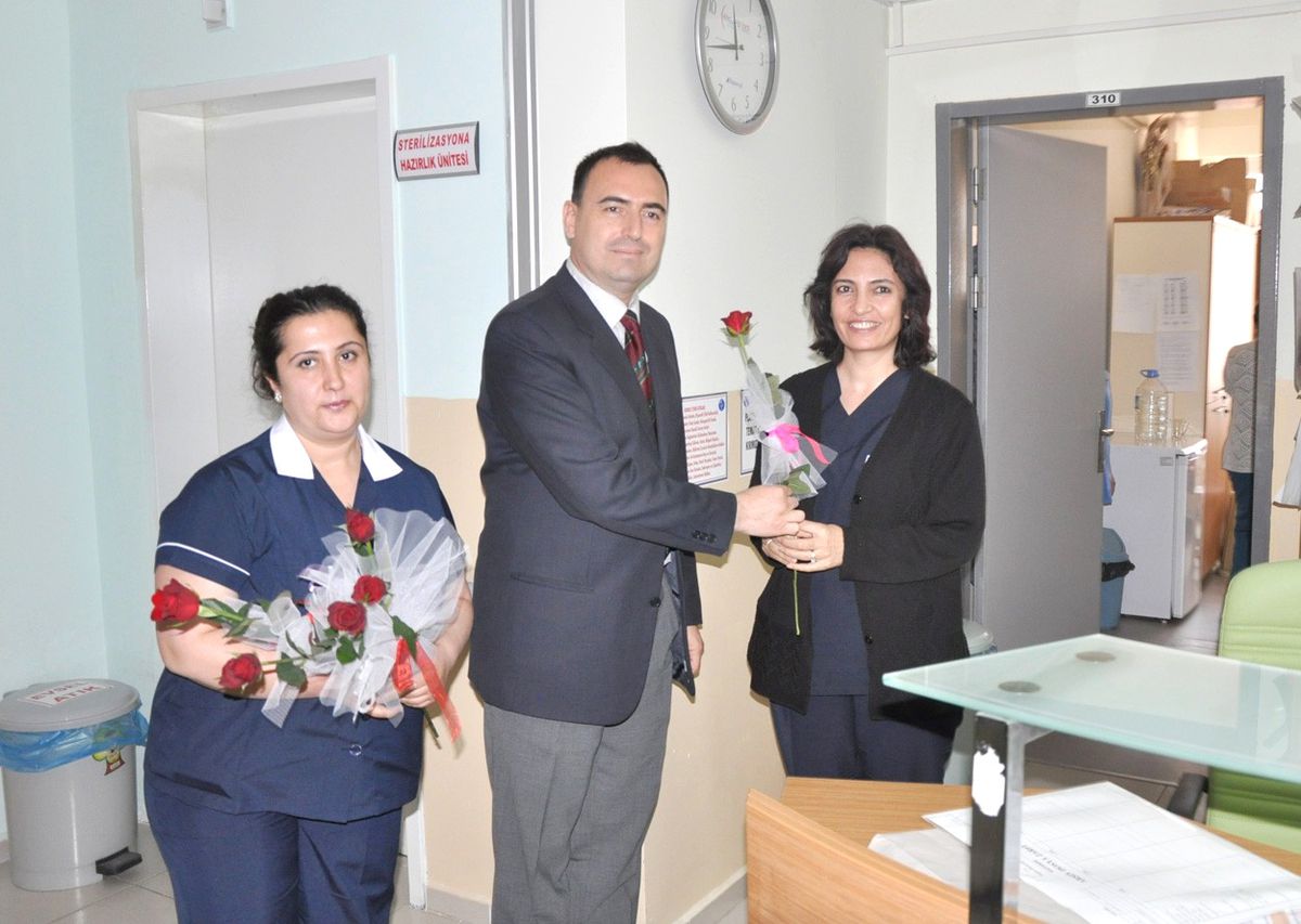 Kırkağaç\'ta Ebeler Haftası Kutlandı