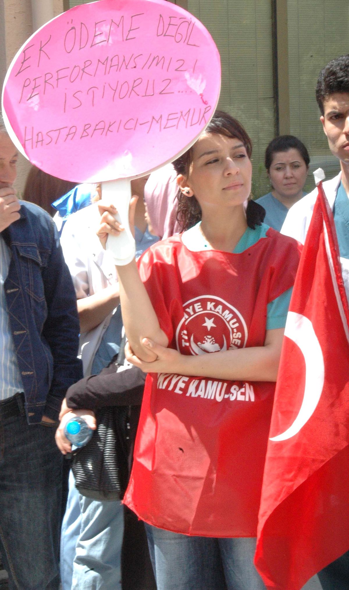 Mersin\'de Sağlık-Sen Üyeleri Yarım Gün İş Bıraktı