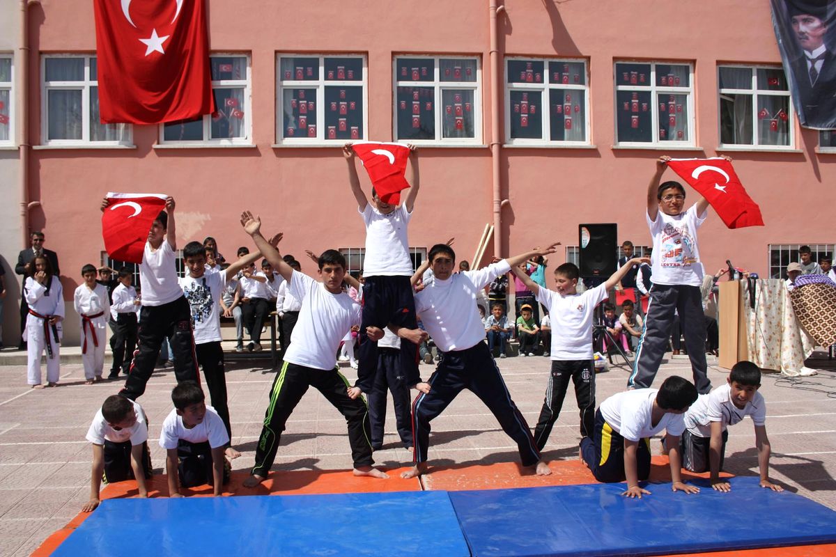Okullarda 23 Nisan Coşkusu Sürüyor