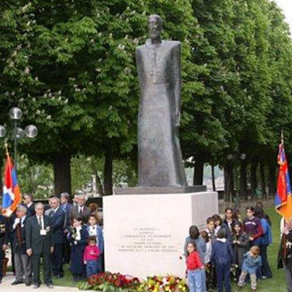 Paris\'te Ermeniler Anma Töreni Düzenledi