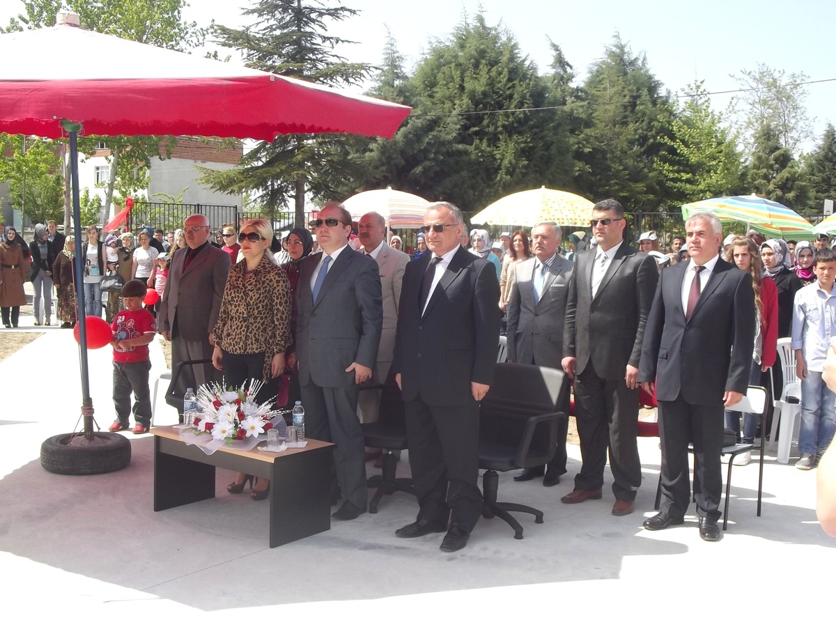 Resim Yarışmasında Dereceye Giren Minikler Ödüllendirildi