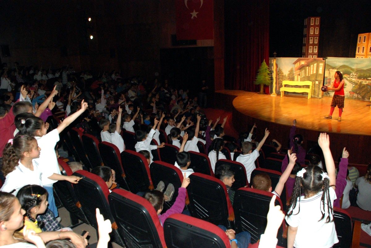 Seyhan\'ın Geleneksel Çocuk Oyunları Festivali Devam Ediyor